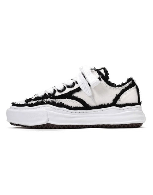 FP Low-Top Sneaker