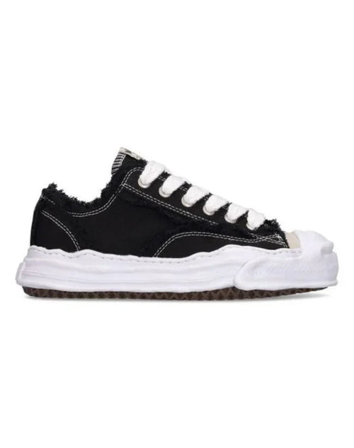 FH Low-Top Sneaker