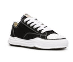 Guíbts Low-Top Sneaker