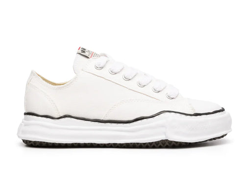 Guíbts Low-Top Sneaker
